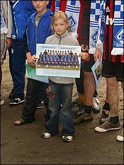 23 июля 2009 г., Барнаул   Футболисты барнаульского «Динамо» встретились с воспитанниками детских домов