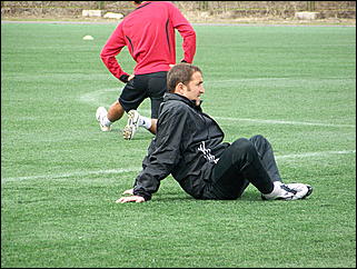 22 апреля 2009 г., Барнаул   Одна из последних тренировок барнаульского «Динамо» перед стартом в чемпионате России по футболе во втором дивизионе зоны «Восток»