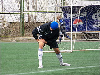 22 апреля 2009 г., Барнаул   Одна из последних тренировок барнаульского «Динамо» перед стартом в чемпионате России по футболе во втором дивизионе зоны «Восток»