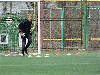 22 апреля 2009 г., Барнаул   Одна из последних тренировок барнаульского «Динамо» перед стартом в чемпионате России по футболе во втором дивизионе зоны «Восток»