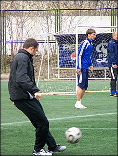 22 апреля 2009 г., Барнаул   Одна из последних тренировок барнаульского «Динамо» перед стартом в чемпионате России по футболе во втором дивизионе зоны «Восток»