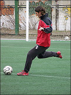 22 апреля 2009 г., Барнаул   Одна из последних тренировок барнаульского «Динамо» перед стартом в чемпионате России по футболе во втором дивизионе зоны «Восток»