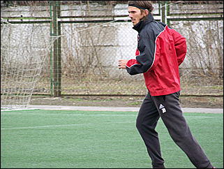 22 апреля 2009 г., Барнаул   Одна из последних тренировок барнаульского «Динамо» перед стартом в чемпионате России по футболе во втором дивизионе зоны «Восток»