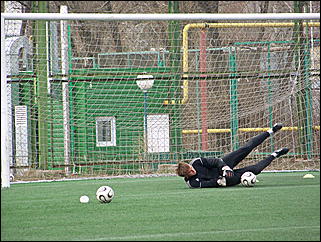 22 апреля 2009 г., Барнаул   Одна из последних тренировок барнаульского «Динамо» перед стартом в чемпионате России по футболе во втором дивизионе зоны «Восток»