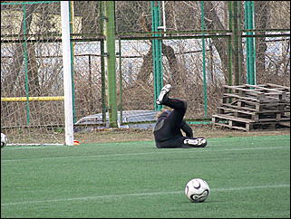 22 апреля 2009 г., Барнаул   Одна из последних тренировок барнаульского «Динамо» перед стартом в чемпионате России по футболе во втором дивизионе зоны «Восток»