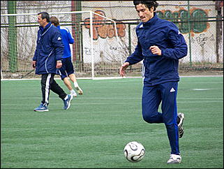 22 апреля 2009 г., Барнаул   Одна из последних тренировок барнаульского «Динамо» перед стартом в чемпионате России по футболе во втором дивизионе зоны «Восток»