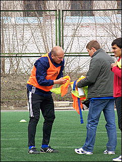 22 апреля 2009 г., Барнаул   Одна из последних тренировок барнаульского «Динамо» перед стартом в чемпионате России по футболе во втором дивизионе зоны «Восток»