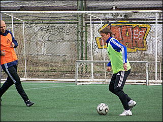 22 апреля 2009 г., Барнаул   Одна из последних тренировок барнаульского «Динамо» перед стартом в чемпионате России по футболе во втором дивизионе зоны «Восток»