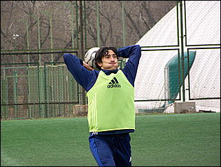 22 апреля 2009 г., Барнаул   Одна из последних тренировок барнаульского «Динамо» перед стартом в чемпионате России по футболе во втором дивизионе зоны «Восток»