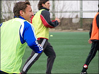 22 апреля 2009 г., Барнаул   Одна из последних тренировок барнаульского «Динамо» перед стартом в чемпионате России по футболе во втором дивизионе зоны «Восток»