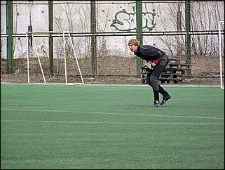 22 апреля 2009 г., Барнаул   Одна из последних тренировок барнаульского «Динамо» перед стартом в чемпионате России по футболе во втором дивизионе зоны «Восток»
