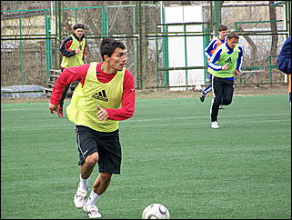 22 апреля 2009 г., Барнаул   Одна из последних тренировок барнаульского «Динамо» перед стартом в чемпионате России по футболе во втором дивизионе зоны «Восток»