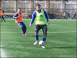 18 апреля 2010 г., Барнаул   Тренировочный матч барнаульского «Динамо» против своего молодежного состава