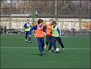 18 апреля 2010 г., Барнаул   Тренировочный матч барнаульского «Динамо» против своего молодежного состава