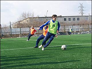 18 апреля 2010 г., Барнаул   Тренировочный матч барнаульского «Динамо» против своего молодежного состава