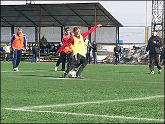 18 апреля 2010 г., Барнаул   Тренировочный матч барнаульского «Динамо» против своего молодежного состава