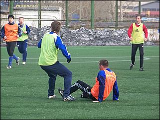18 апреля 2010 г., Барнаул   Тренировочный матч барнаульского «Динамо» против своего молодежного состава