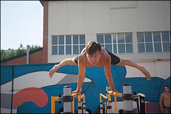 14 июль 2016 г., Барнаул © Амител Вячеслав Мельников   Бронза мускулов и свежесть кожи: в Барнауле открыли площадку для сдачи ГТО