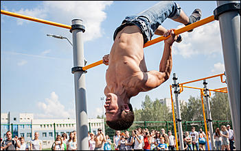 14 июль 2016 г., Барнаул © Амител Вячеслав Мельников   Бронза мускулов и свежесть кожи: в Барнауле открыли площадку для сдачи ГТО