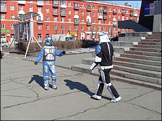 27 марта 2008 г., Барнаул   Необычная промоакция первого в Барнауле Компьютер-центра DNS