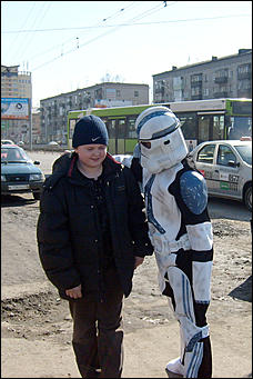 27 марта 2008 г., Барнаул   Необычная промоакция первого в Барнауле Компьютер-центра DNS