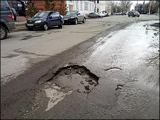 12 апреля 2018 г., Барнаул. Екатерина Смолихина   Весна идет – весне дорогу: улицы Барнаула после зимы