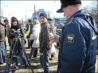 10 апреля 2010 г., Барнаул   "Операция дырка" активистов Drom.ru