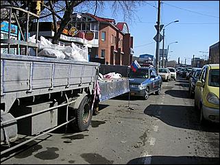 10 апреля 2010 г., Барнаул   "Операция дырка" активистов Drom.ru