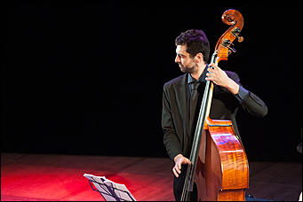 20 декабрь 2016 г., Барнаул © Амител Вячеслав Мельников   Сегодня он играет джаз: известный вокалист Лас-Вегаса Дэдди Мак Свинг выступил в Барнауле