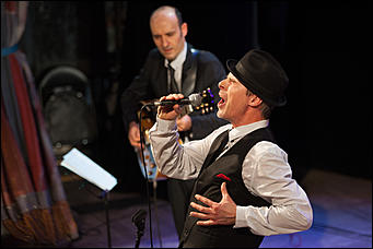 20 декабрь 2016 г., Барнаул © Амител Вячеслав Мельников   Сегодня он играет джаз: известный вокалист Лас-Вегаса Дэдди Мак Свинг выступил в Барнауле