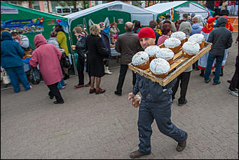 29 апрель 2016 г., Барнаул   Гастрономический фестиваль в Барнауле и какой пирог попал в Книгу рекордов России