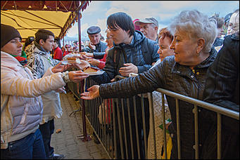 29 апрель 2016 г., Барнаул   Гастрономический фестиваль в Барнауле и какой пирог попал в Книгу рекордов России