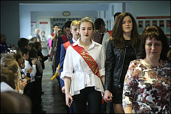 25 мая 2018 г., Барнаул. Екатерина Смолихина   Банты, слезы и селфи: "Последний звонок" прошел в Барнауле