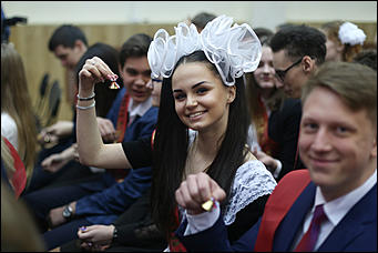 25 мая 2018 г., Барнаул. Екатерина Смолихина   Банты, слезы и селфи: "Последний звонок" прошел в Барнауле