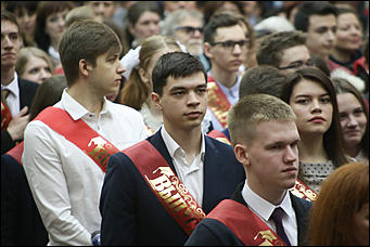 25 мая 2018 г., Барнаул. Екатерина Смолихина   Банты, слезы и селфи: "Последний звонок" прошел в Барнауле
