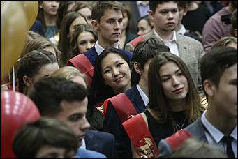 25 мая 2018 г., Барнаул. Екатерина Смолихина   Банты, слезы и селфи: "Последний звонок" прошел в Барнауле