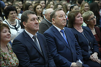 25 мая 2018 г., Барнаул. Екатерина Смолихина   Банты, слезы и селфи: "Последний звонок" прошел в Барнауле