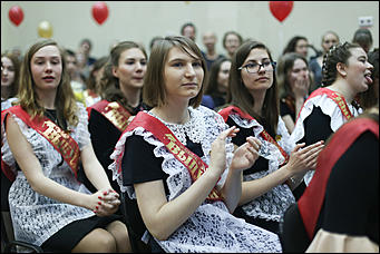 25 мая 2018 г., Барнаул. Екатерина Смолихина   Банты, слезы и селфи: "Последний звонок" прошел в Барнауле