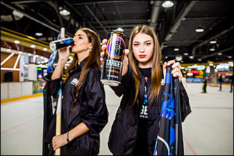 14 декабря 2019 г., Барнаул   "Европейскими играми" открылся первый в Барнауле ледовый каток "Европы Плюс"