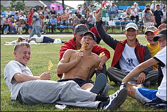 4-5 августа 2007 г., с. Верх-Обское   Культурно-спортивный праздник "Кубок Евдокимова" <br>
<i> (фото Кристины Красниковой) </i>