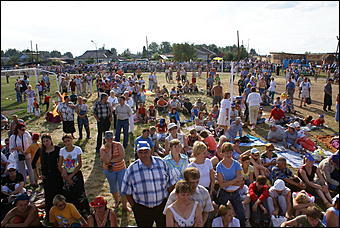 4-5 августа 2007 г., с. Верх-Обское   Культурно-спортивный праздник "Кубок Евдокимова" <br>
<i> (фото Кристины Красниковой) </i>