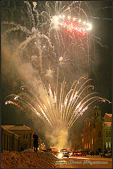 15 февраля 2009 г., Бийск   20 залпов салюта  в честь годовщины вывода советских войск из Афганистана