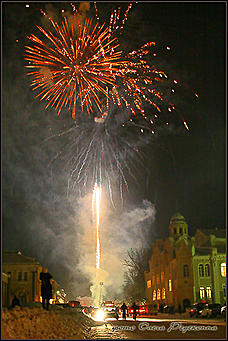 15 февраля 2009 г., Бийск   20 залпов салюта  в честь годовщины вывода советских войск из Афганистана