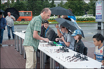 21 июля 2017 г., Барнаул   Алтайские шахматисты не сдаются, как прошел сеанс одновременной игры.