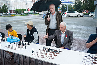 21 июля 2017 г., Барнаул   Алтайские шахматисты не сдаются, как прошел сеанс одновременной игры.