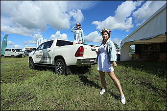 19 июня 2019 г., Алтайский край. Екатерина Смолихина   "Умная техника" и красивые девушки: как на Алтае открыли форум "День сибирского поля - 2019" 