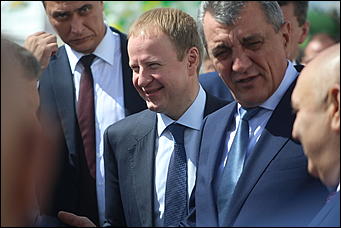 19 июня 2019 г., Алтайский край. Екатерина Смолихина   "Умная техника" и красивые девушки: как на Алтае открыли форум "День сибирского поля - 2019" 