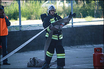 16 августа 2017 г., Барнаул. Екатерина Смолихина   Тягание штанги и перетаскивание автомобиля: алтайские спасатели посоревновались в кроссфите 