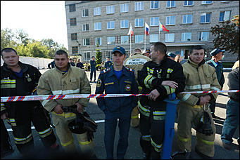 16 августа 2017 г., Барнаул. Екатерина Смолихина   Тягание штанги и перетаскивание автомобиля: алтайские спасатели посоревновались в кроссфите 