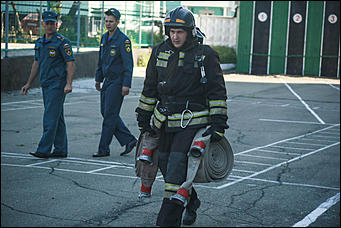 16 августа 2017 г., Барнаул. Екатерина Смолихина   Тягание штанги и перетаскивание автомобиля: алтайские спасатели посоревновались в кроссфите 